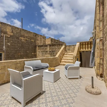 Gasthuis 8 - Couples X 2 By Solea Għarb