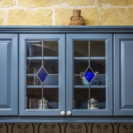 Gasthuis 8 - Couples X 2 By Solea Għarb